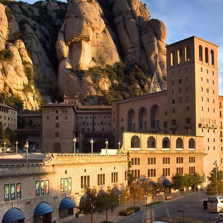 Apartamentos Montserrat Abat Marcet 외부 사진