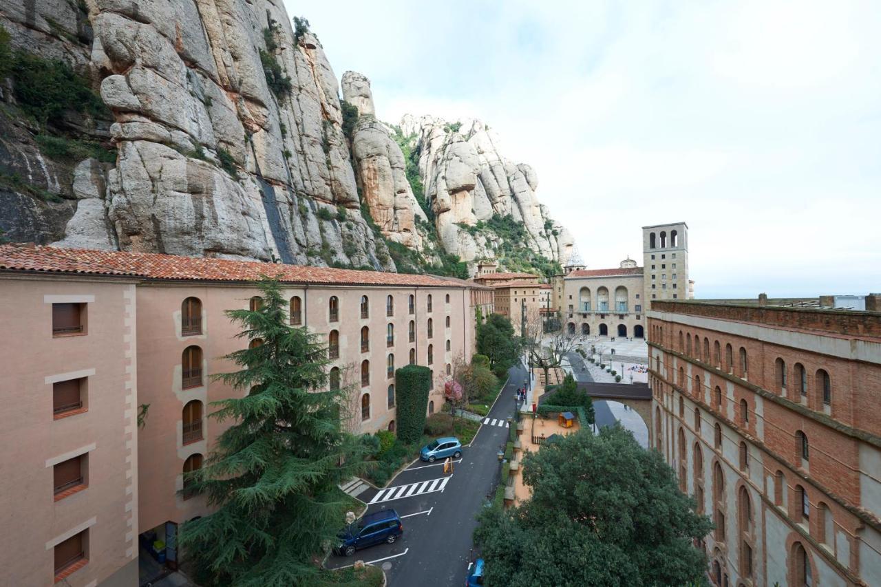 Apartamentos Montserrat Abat Marcet 외부 사진