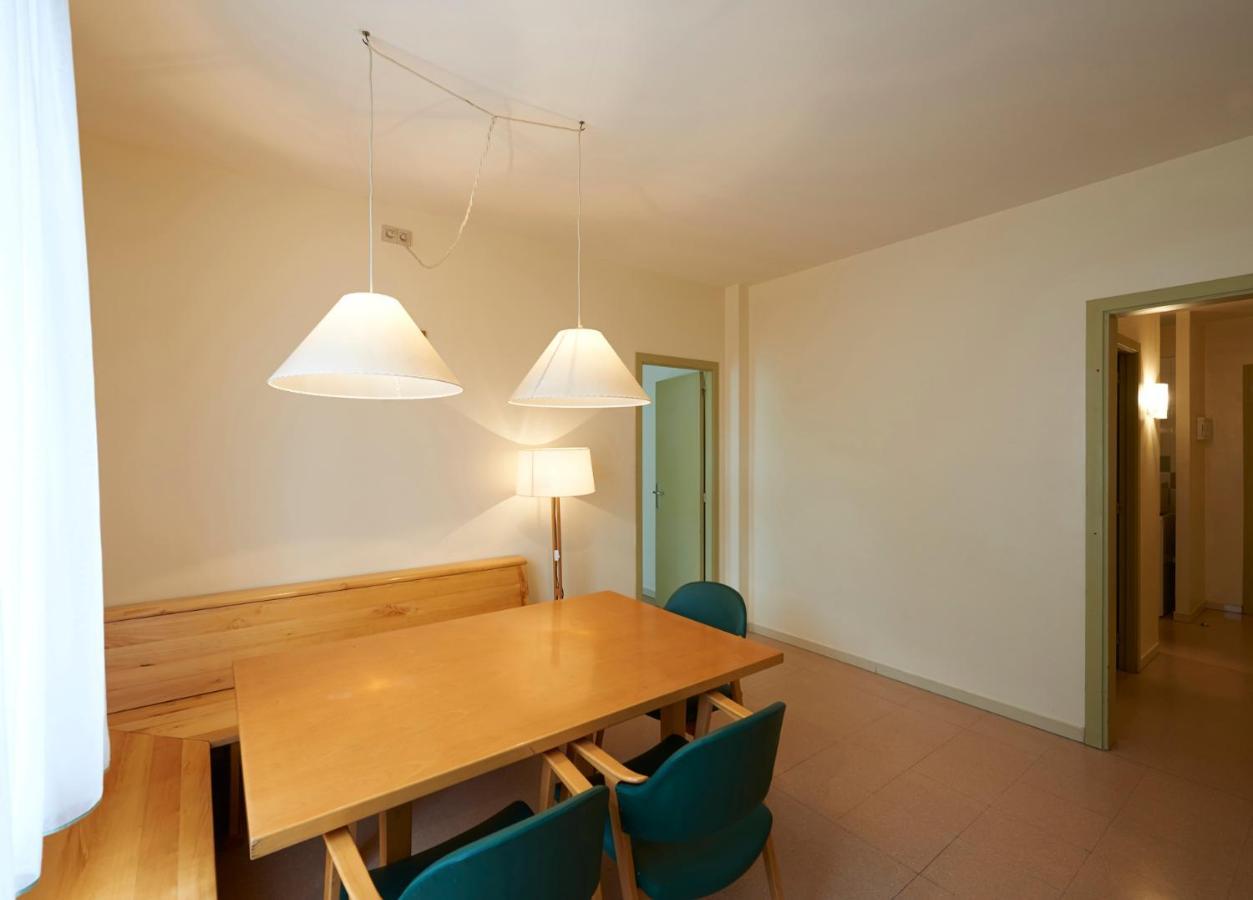 Apartamentos Montserrat Abat Marcet 외부 사진