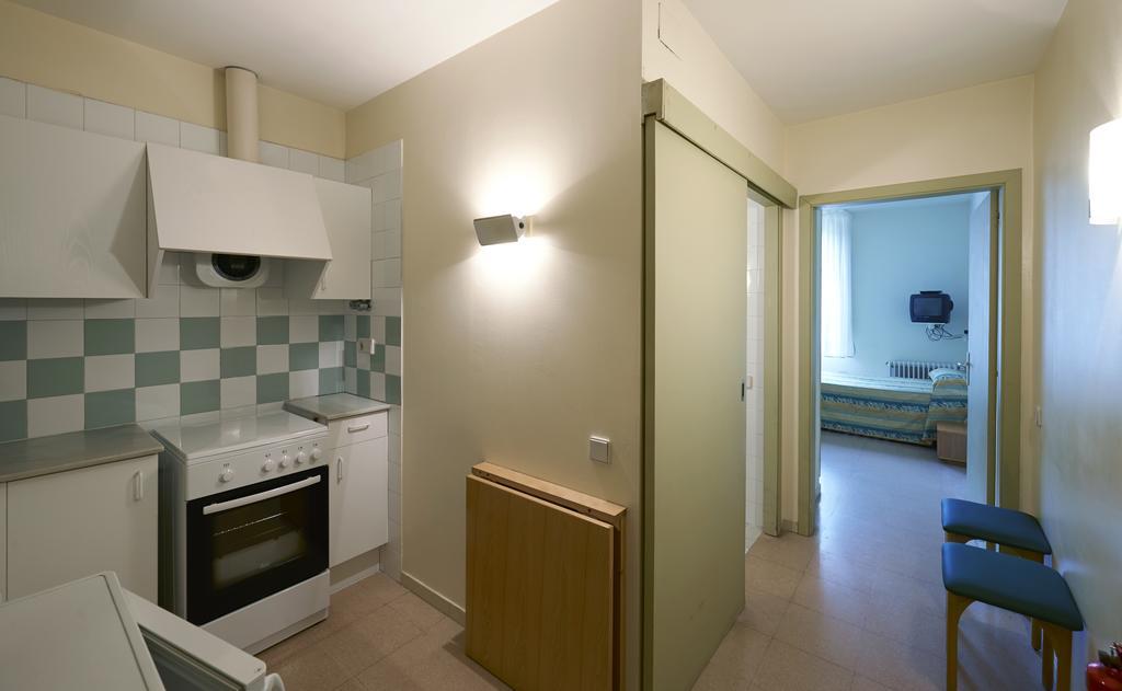 Apartamentos Montserrat Abat Marcet 객실 사진