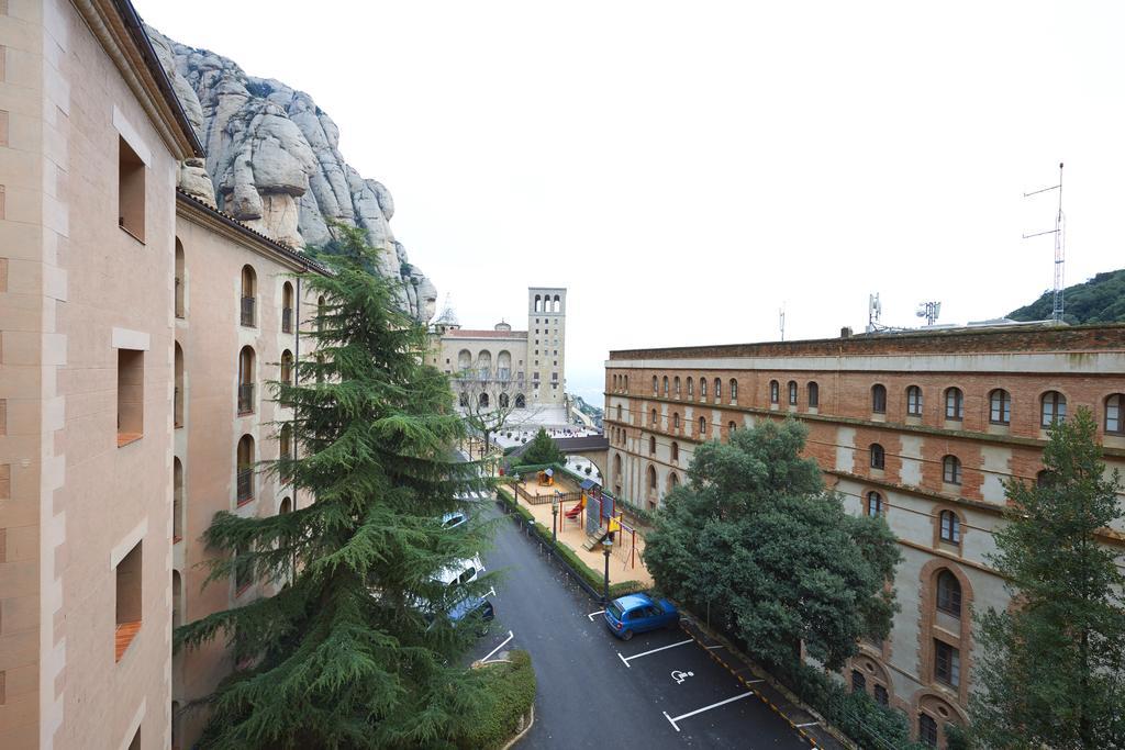 Apartamentos Montserrat Abat Marcet 외부 사진