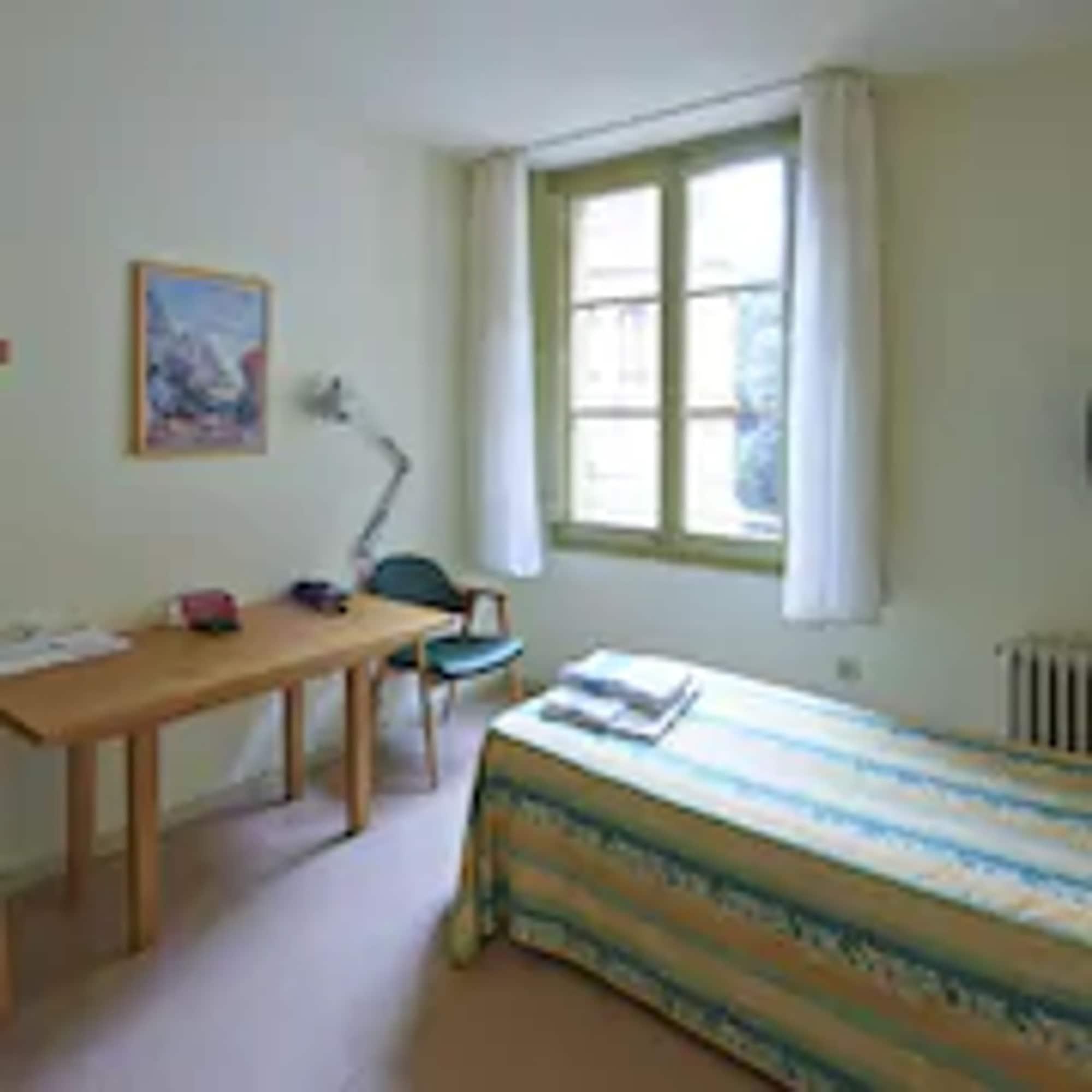 Apartamentos Montserrat Abat Marcet 외부 사진