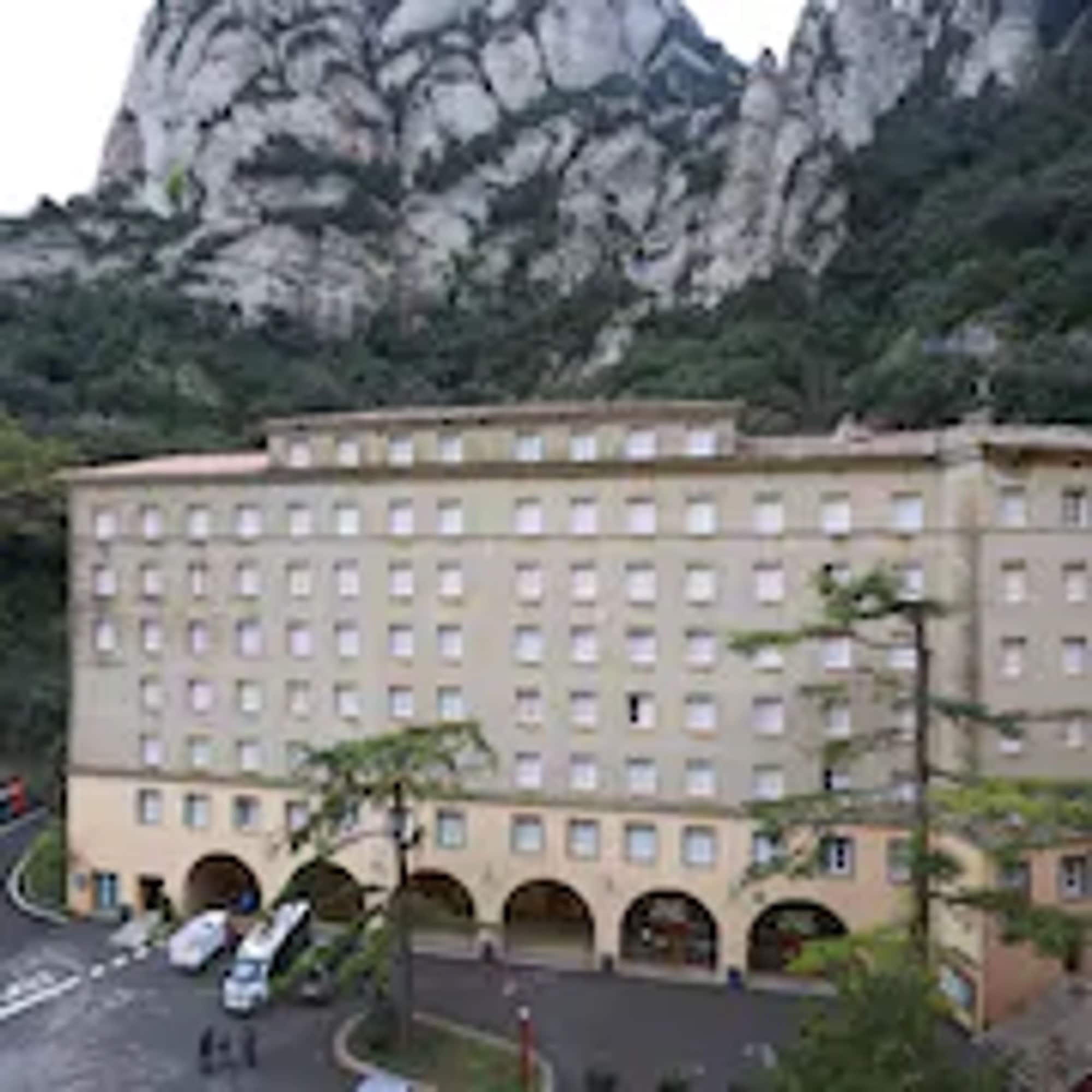 Apartamentos Montserrat Abat Marcet 외부 사진