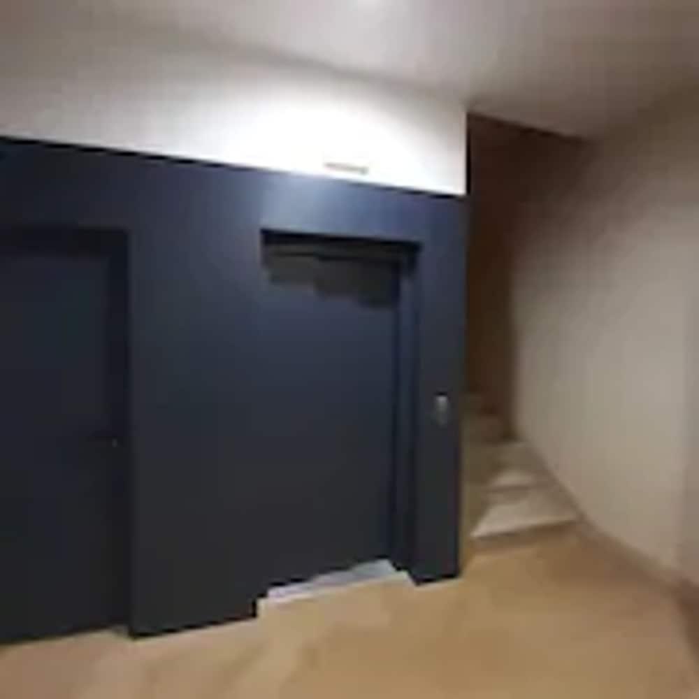 Apartamentos Montserrat Abat Marcet 외부 사진
