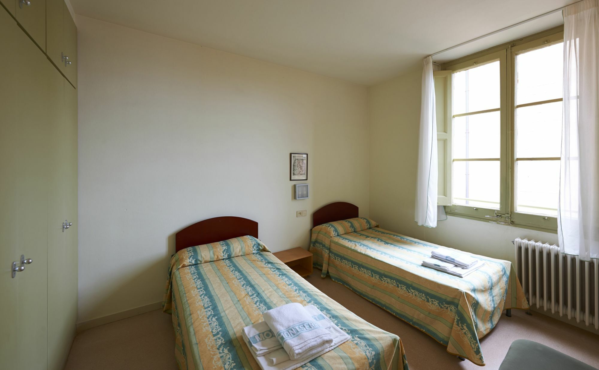 Apartamentos Montserrat Abat Marcet 외부 사진